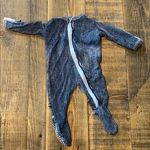 Kickee Pants denim ruffle zipper footie 🌟